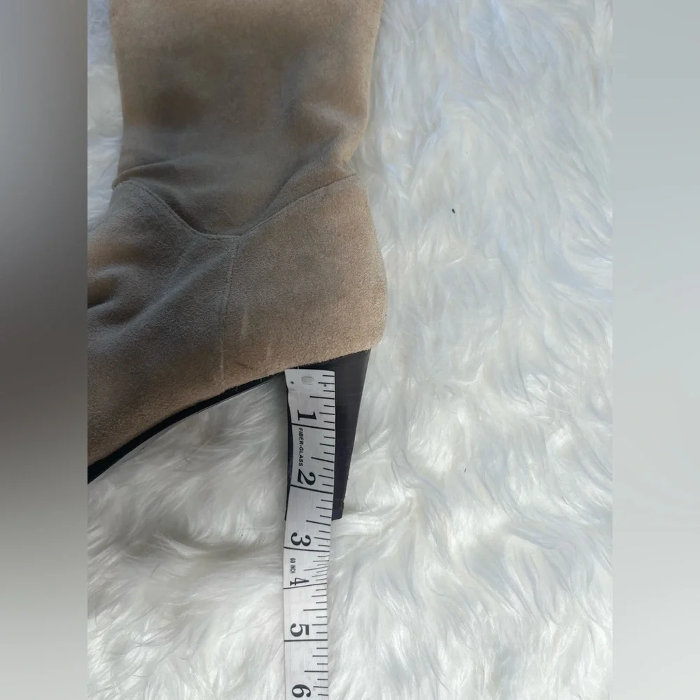 KENNETH COLE POINTED TOE PULL ON SUEDE BOOTS TAN COLOR SIZE 71/2 - Picture 12 of 14